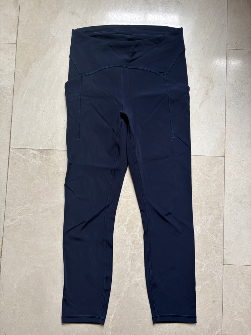 Lululemon Power Thru High-Rise Crop
23"